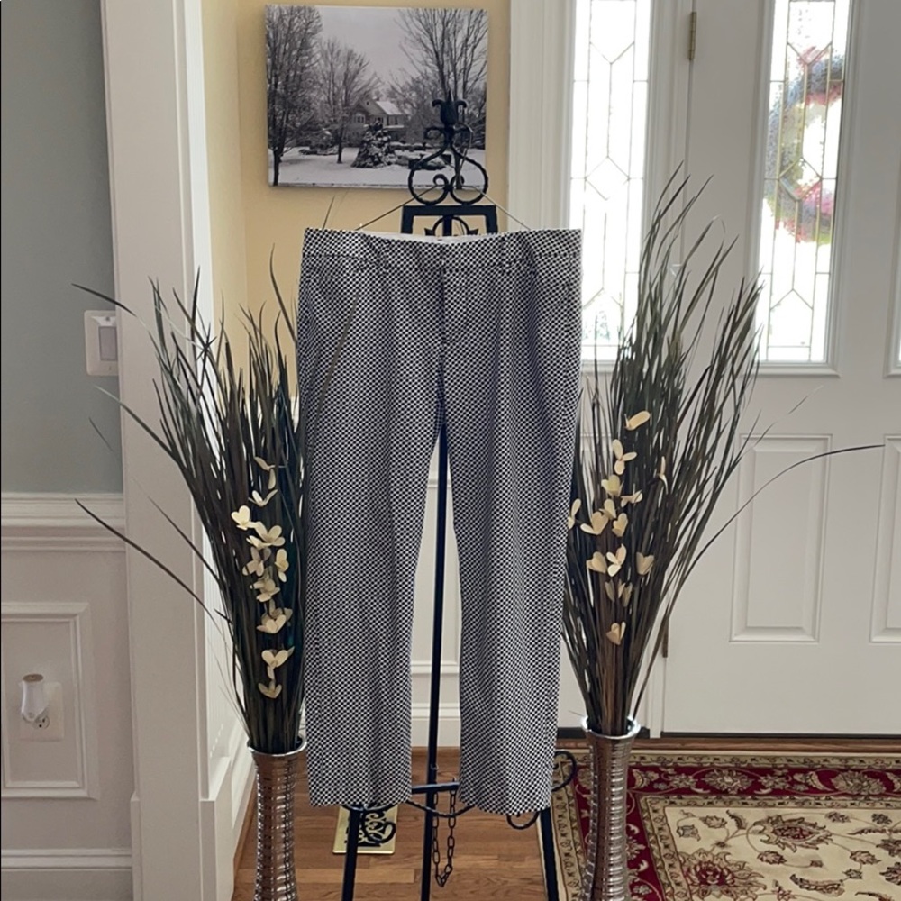 Black and white cropped pants.